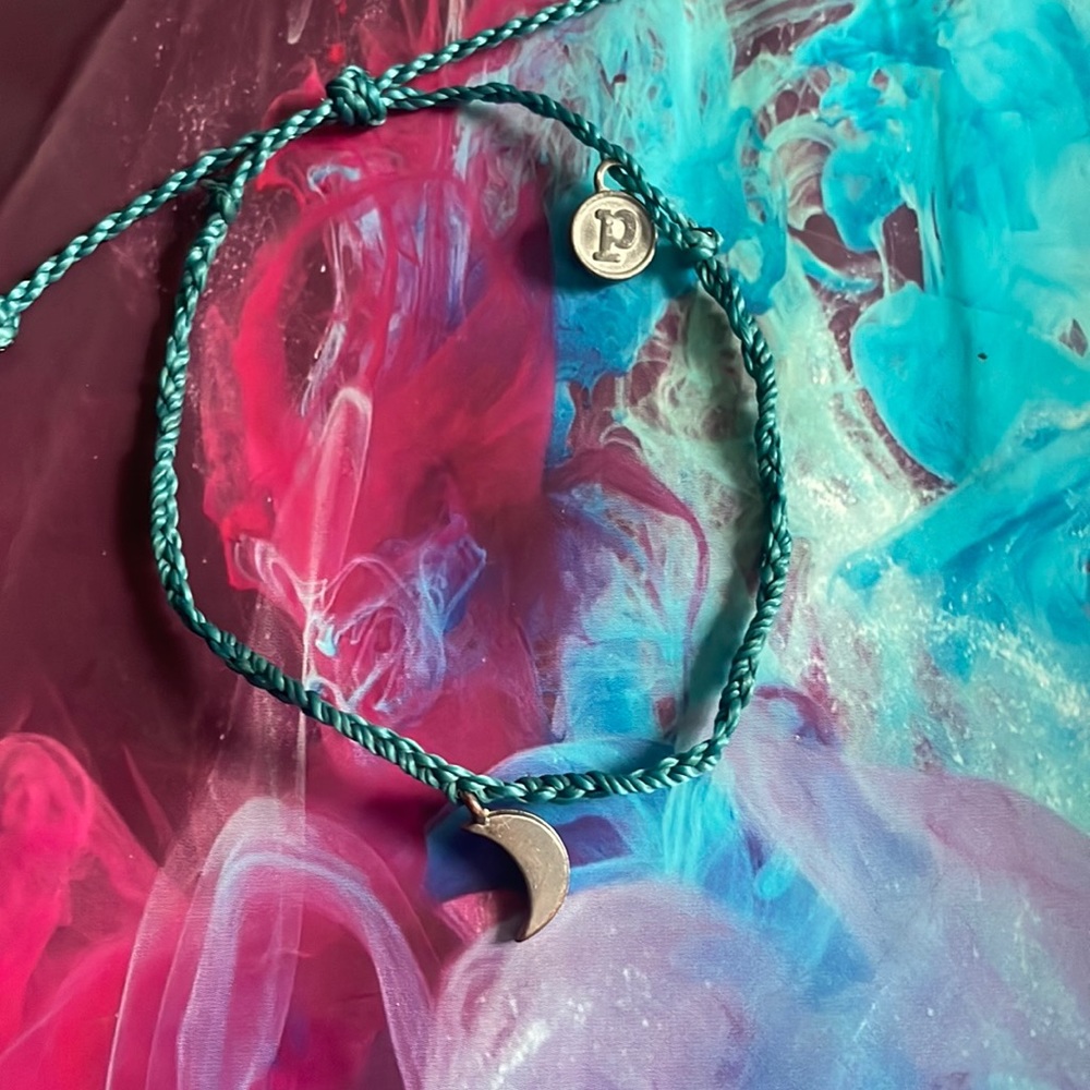 Pura vida moon charm
